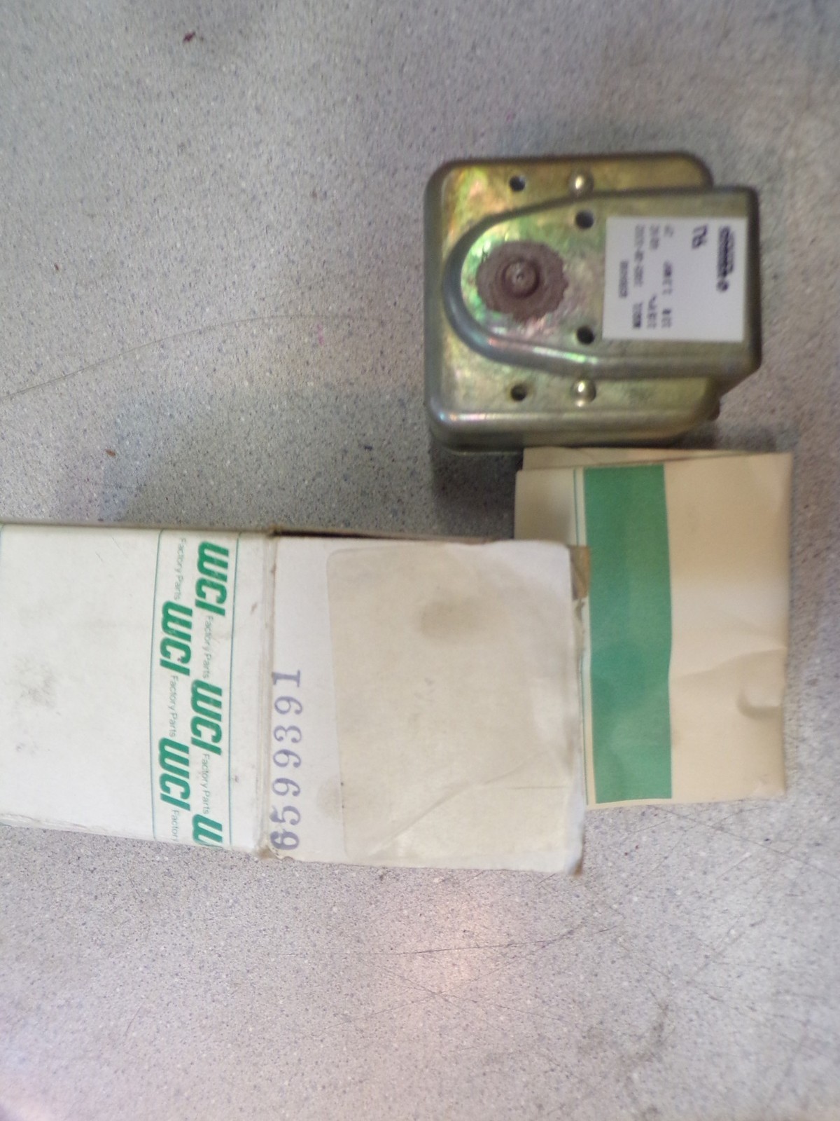 NEW Howard 1085-08-5202 w/ Hardware 115V 6598498 60hz *FREE SHIPPING*