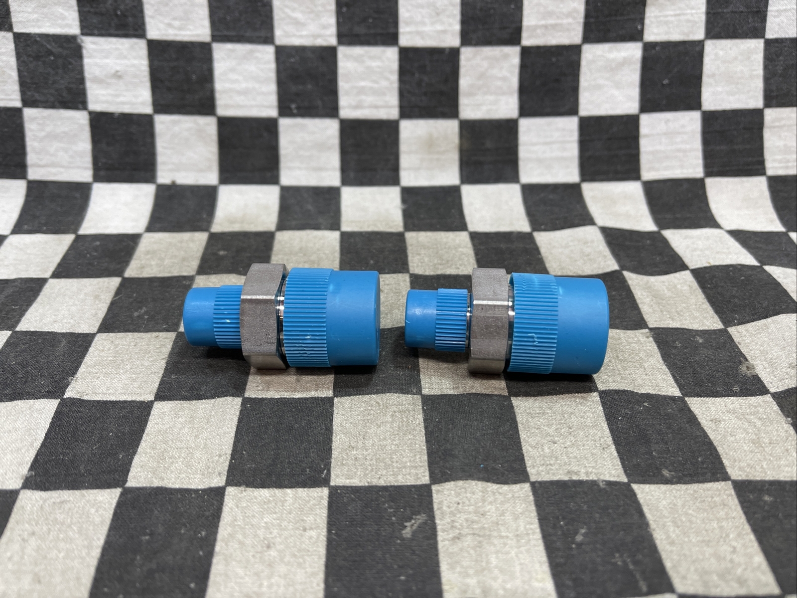 SWAGELOK SS-8-VCR-1-4, SS8VCR14, Male Connector Body 1/4″X1/2″ VCR, LOT OF 2#E69