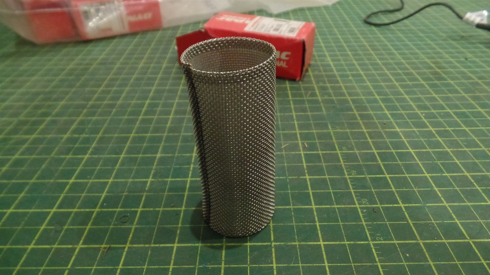 GENUINE DYNAPAC METAL STRAINER ASSEMBLY 901-841, 901841, NIB, N.O.S