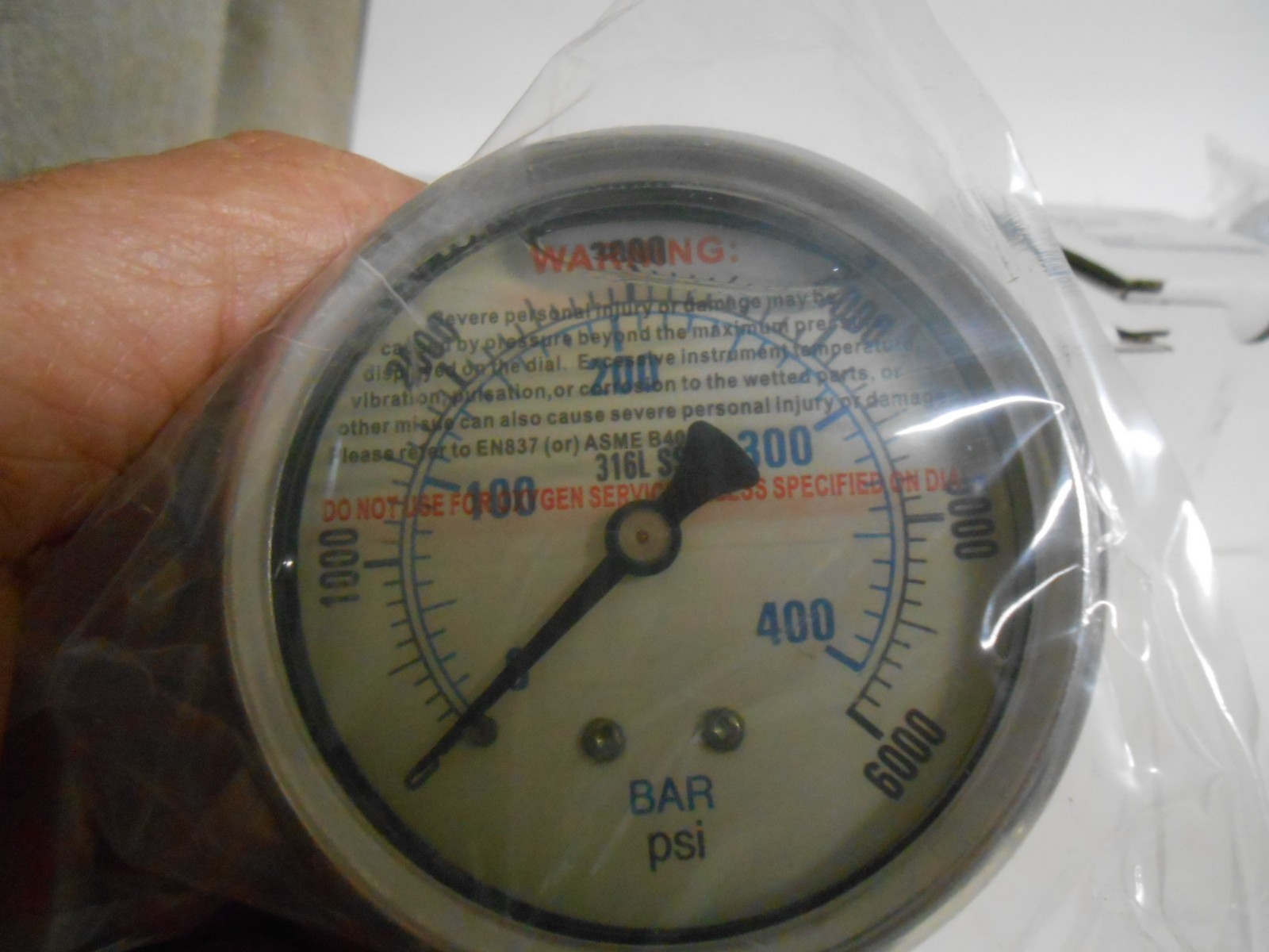 Lot NEW Gauges Pro-302L-254S-01 Industrial Pressure Gauge 0 To 6000 Psi 2 1/2 In