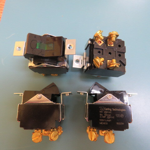 Carling Technologies LTIGK54-1S-BL-GN-A/125N-XGD1 Qty of 3 per Lot Illuminated