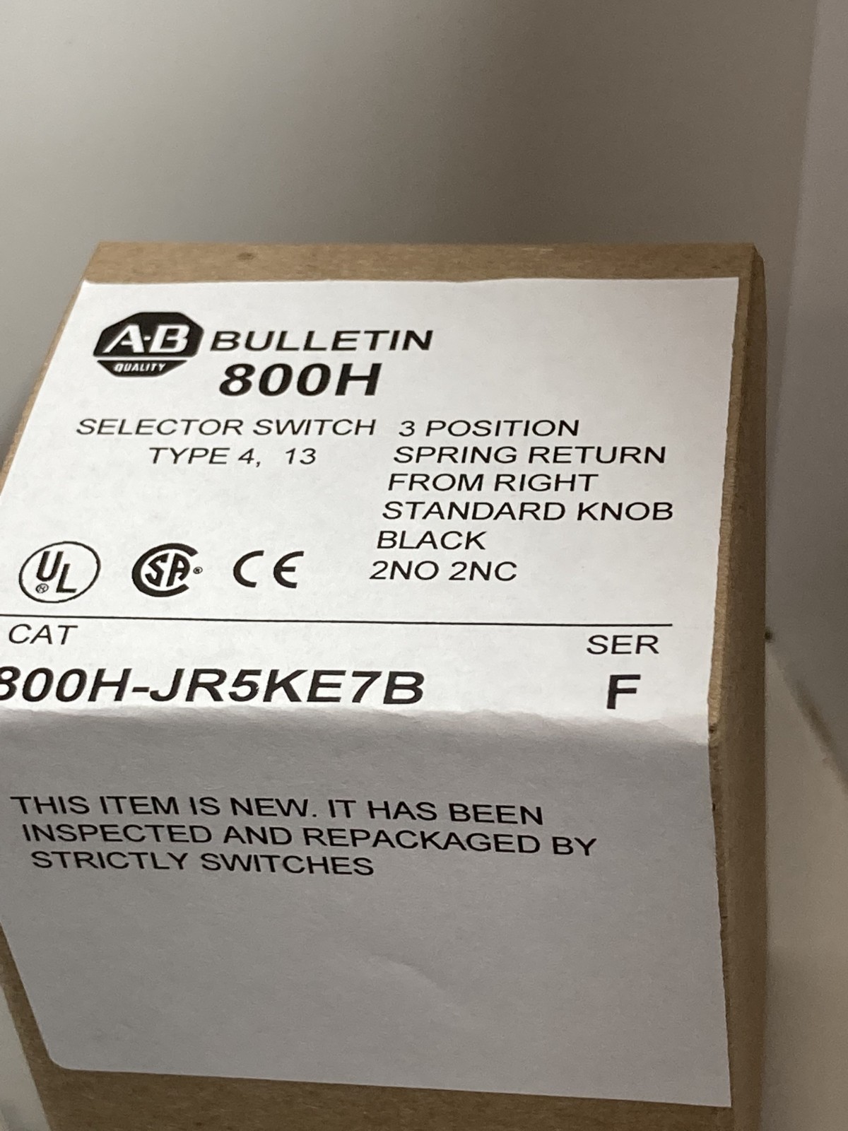 ALLEN BRADLEY 800H-JR5KE7B SELECTOR SWITCH 3 POS SP RET RIGHT 2NO/2NC SER F NIB