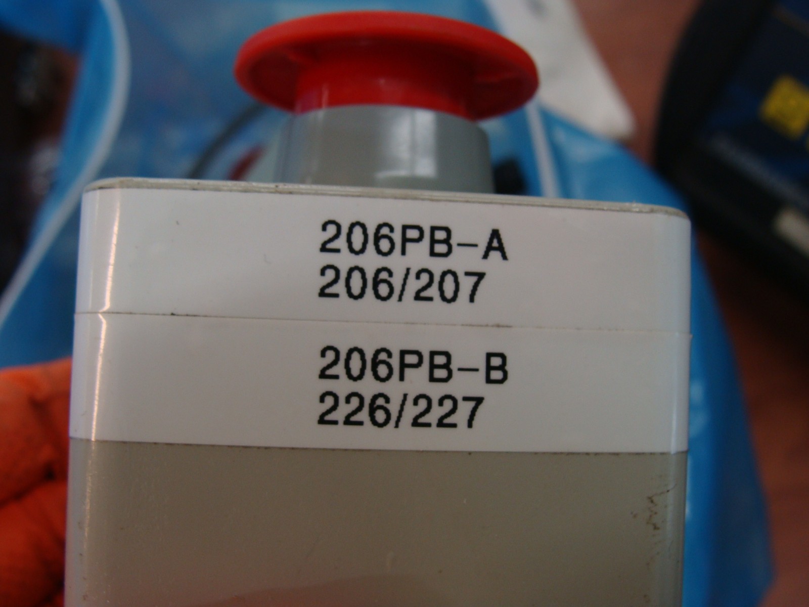 LOT OF 2 EMERGENCY STOP BUTTONS W/ ENCLOSURE 206PB-A (206/207) 206PB-B (226/227)