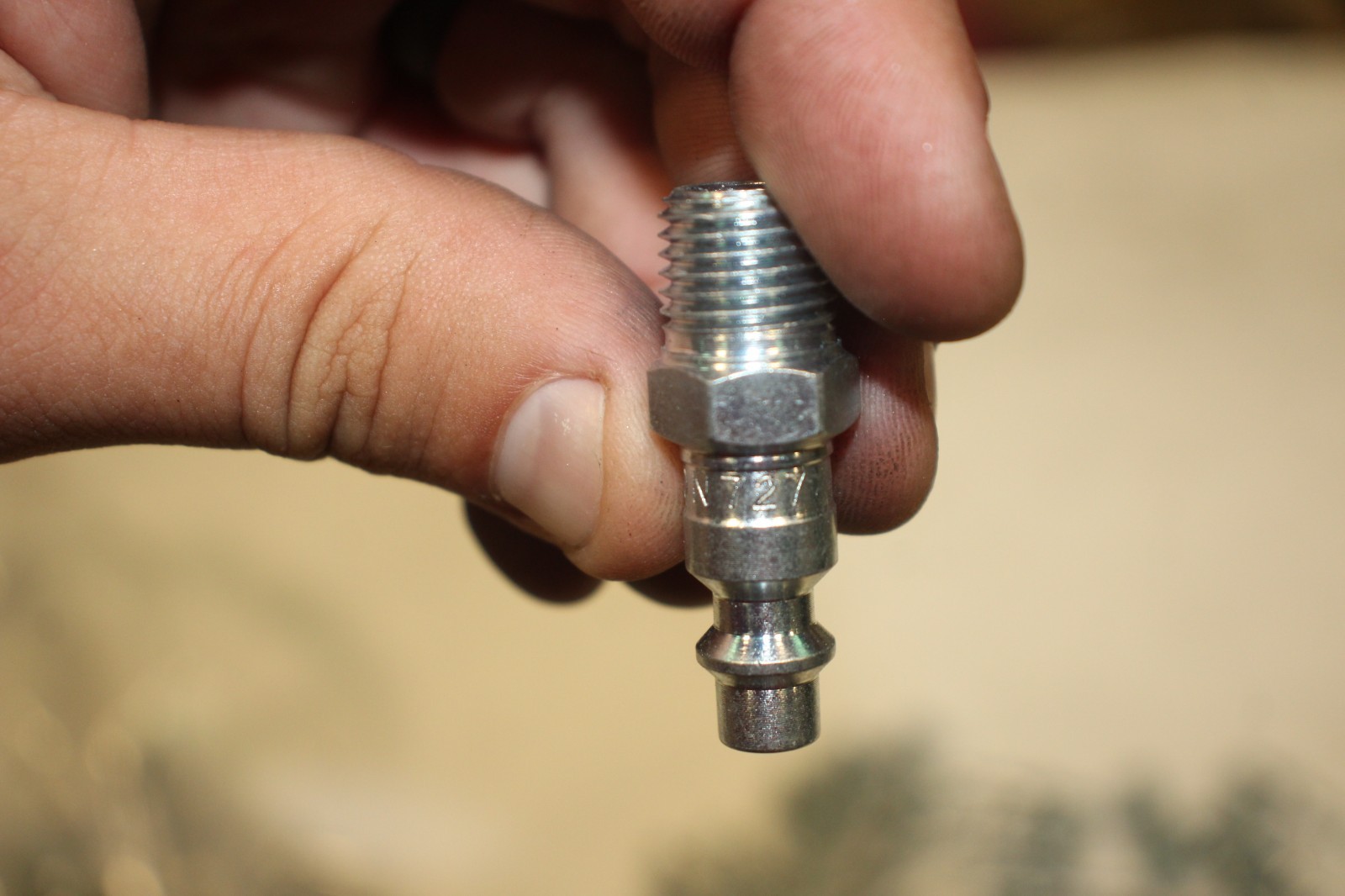 Lot of 25 Milton 727 1/4″ MNPT M Style Plug
