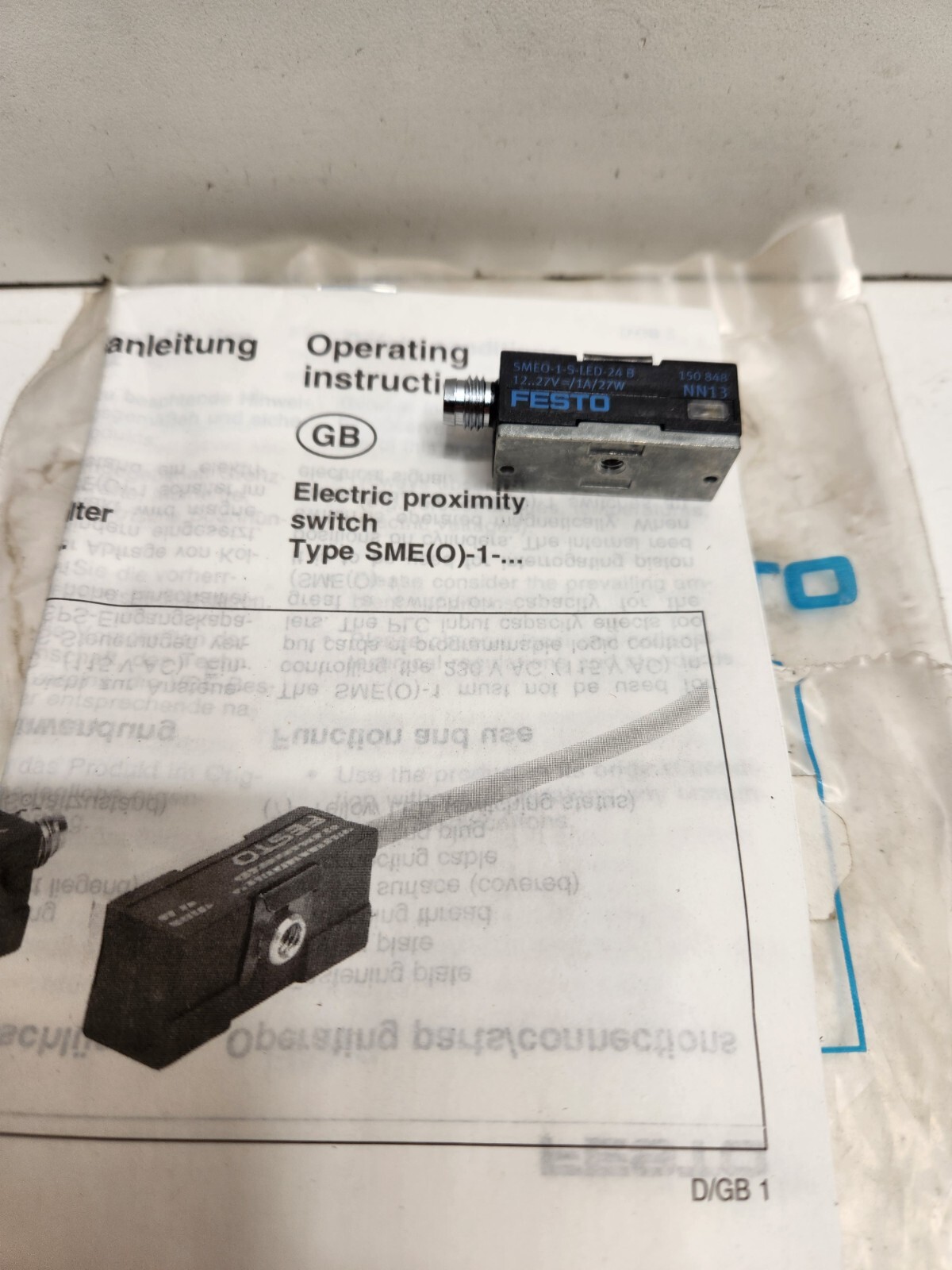 NEW OLD STOCK! FESTO 27V PROXIMITY SENSOR SMEO-1-S-LED-24-B