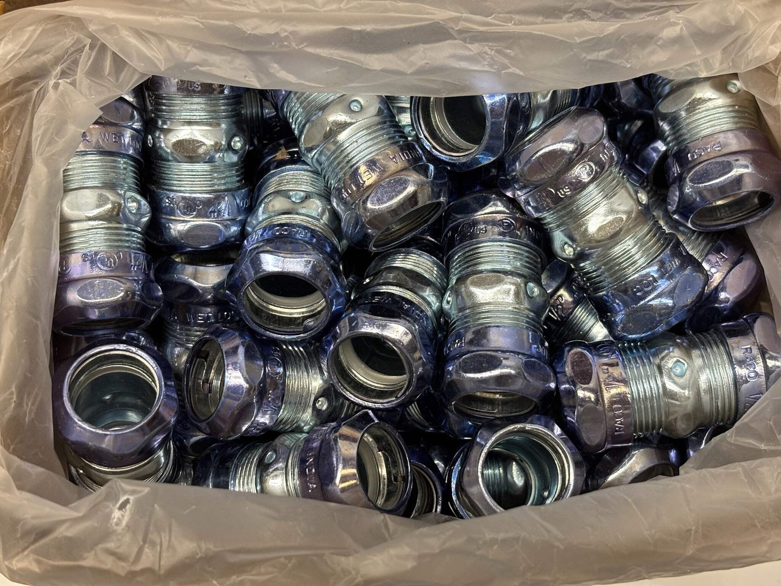 RACO 2922RT Compression Coupling – 1/2″ EMT, Raintight, Pack of 50