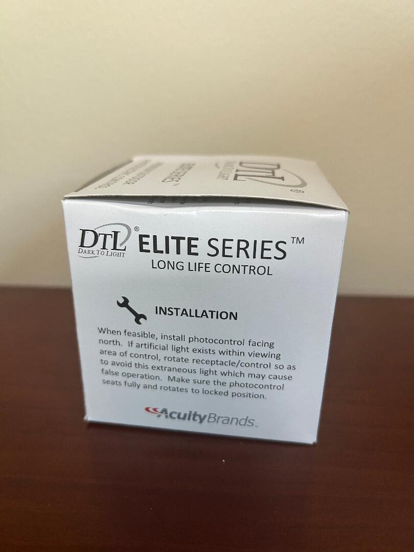 DTL Elite Series Dll127 1.5 U Led Photocontrol Button,120 To 277V,0.5W