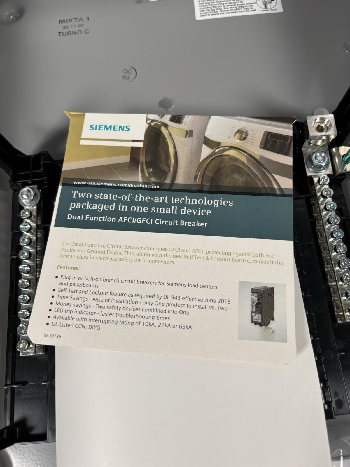 Siemens SNW1224L1125 125A Main Lug Load Center 12 Spaces / 24 Circuits