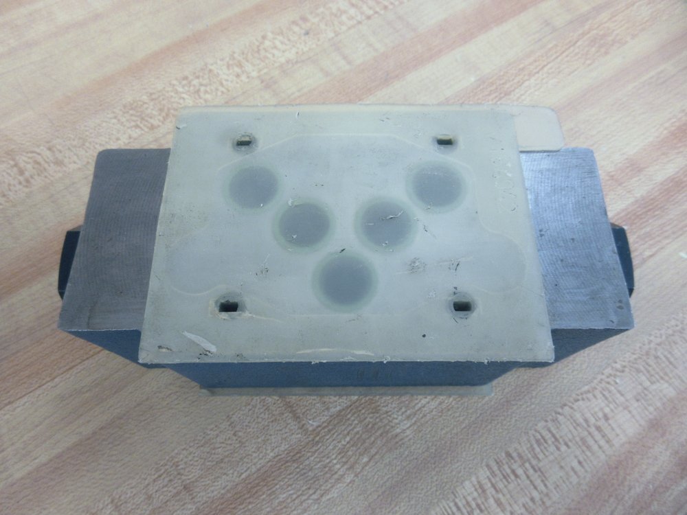 Mannesmann Rexroth Z2S 10-1-32/V Hydraulic Valve Z2S10132V
