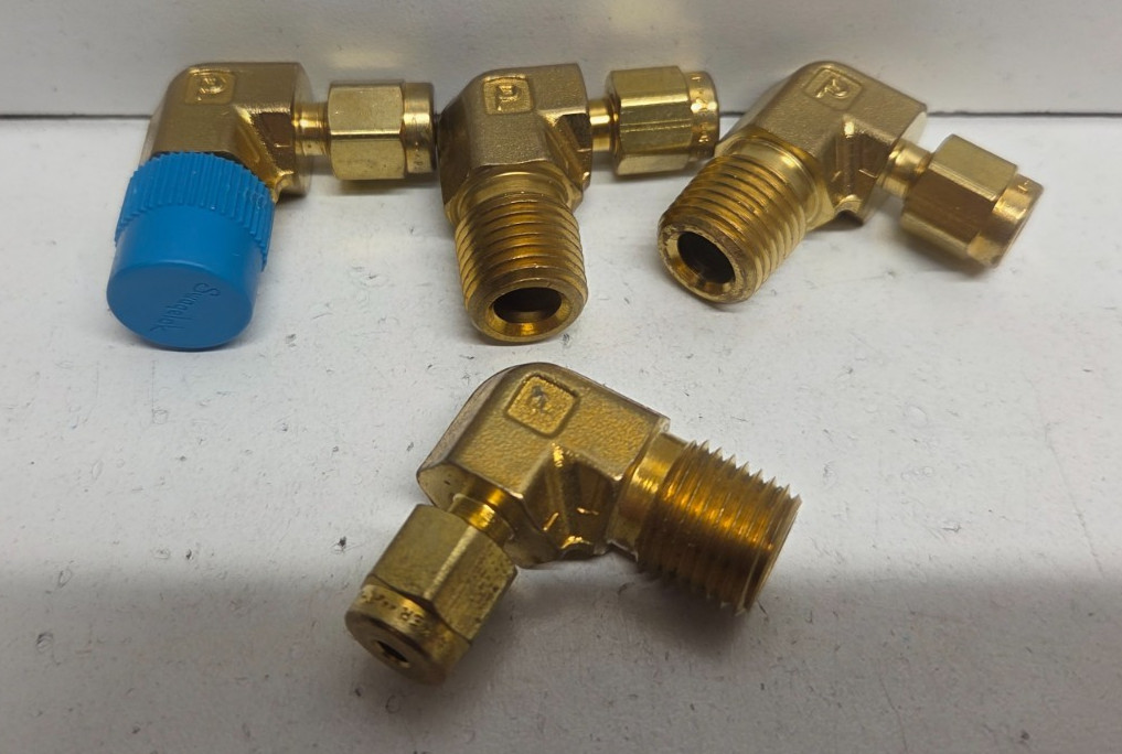 LOT OF 4 NEW NO BOX! PARKER 1/8″ TUBE OD X 1/4″ MNPT BRASS ELBOWS 2MSEL4N-B