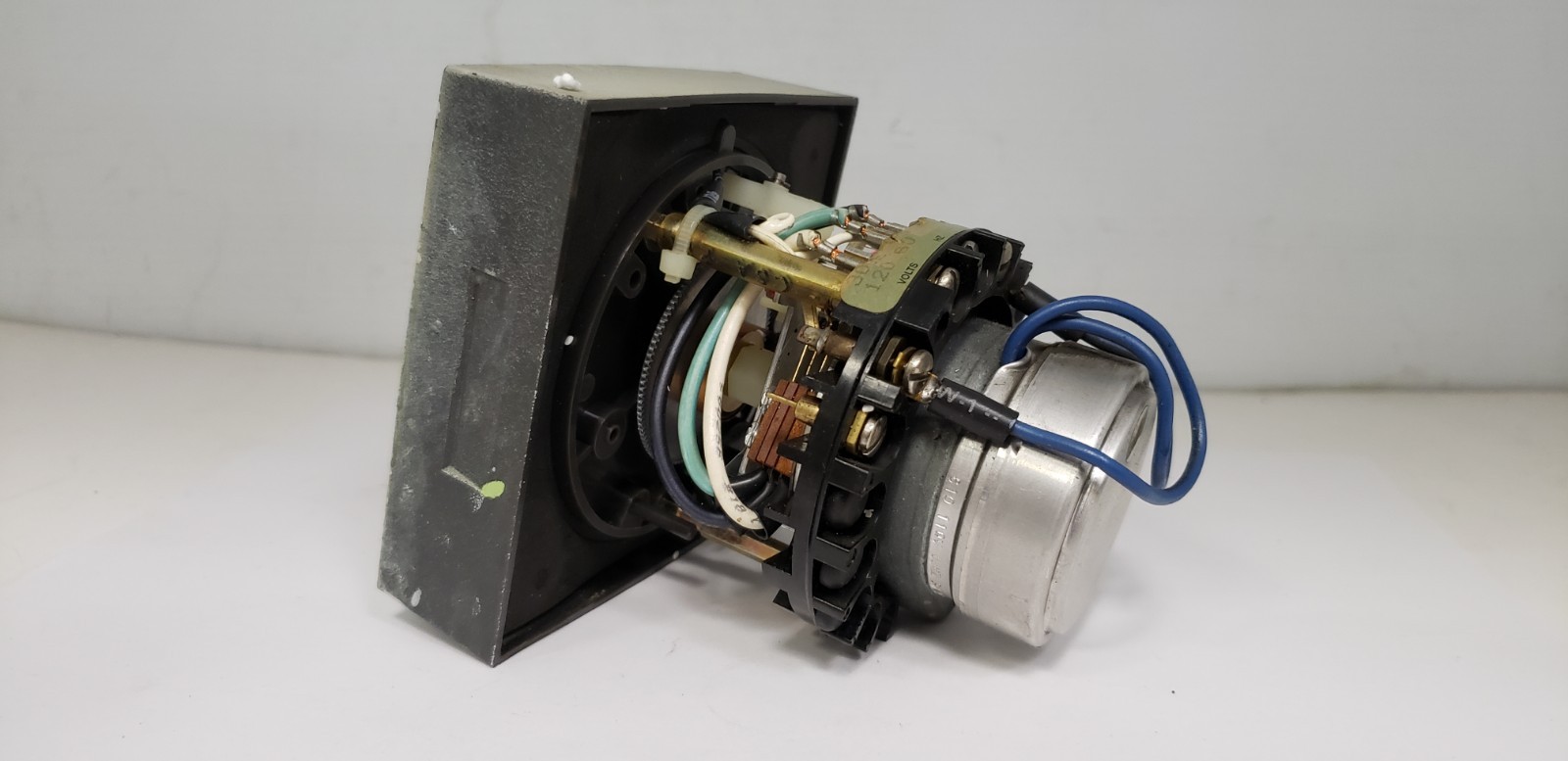 ATC 309E 030 A 04 XX MOTOR DRIVEN PUSHBUTTON TIMER, 120VAC/60Hz (PARTS ONLY)