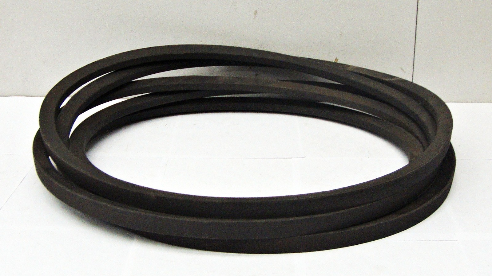 New Goodyear Belt HY-T Wedge Part-8V3550 16997ISU