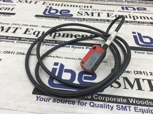Lot of (2) Leuze Photoelectric Sensor – PRK 3B-66 w/Warranty