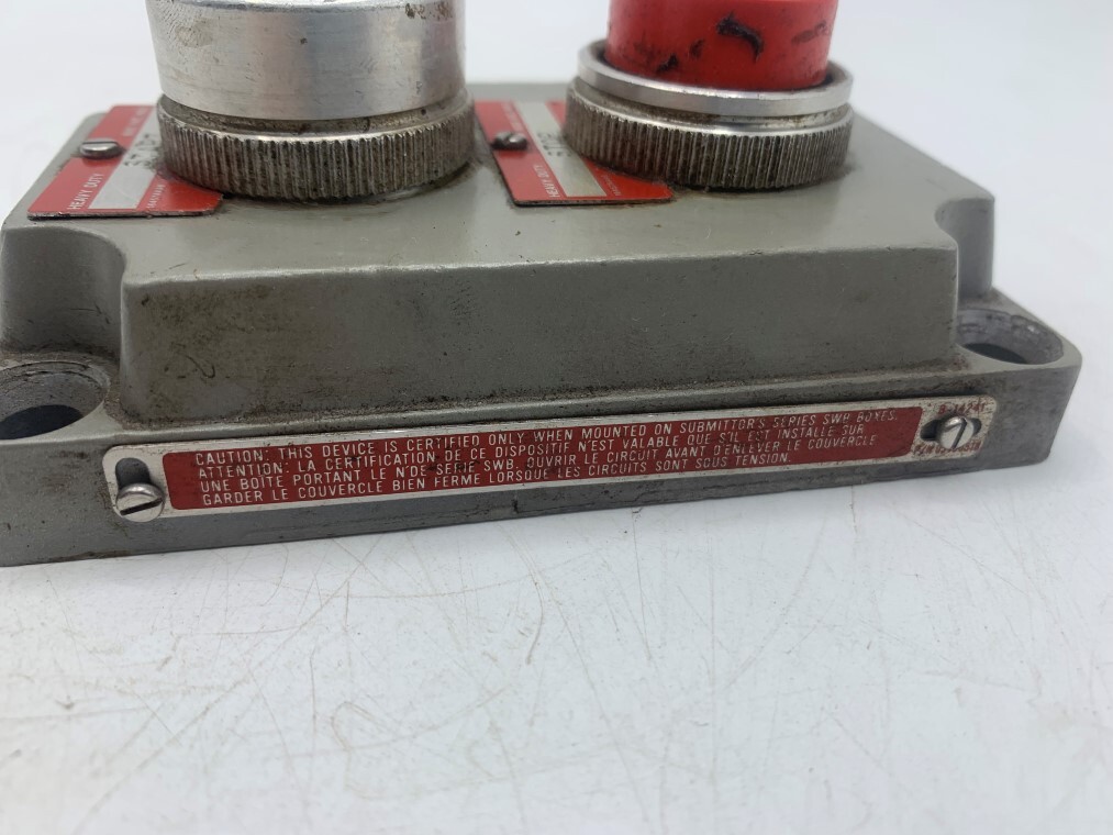 Killark Explosion Proof Start/Stop Double Pushbutton Cover XCS-0B4, 600V