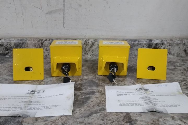 California Immobilizer G00100 2 Pk Coupler Lock for use w/3 In Width Bulldogs