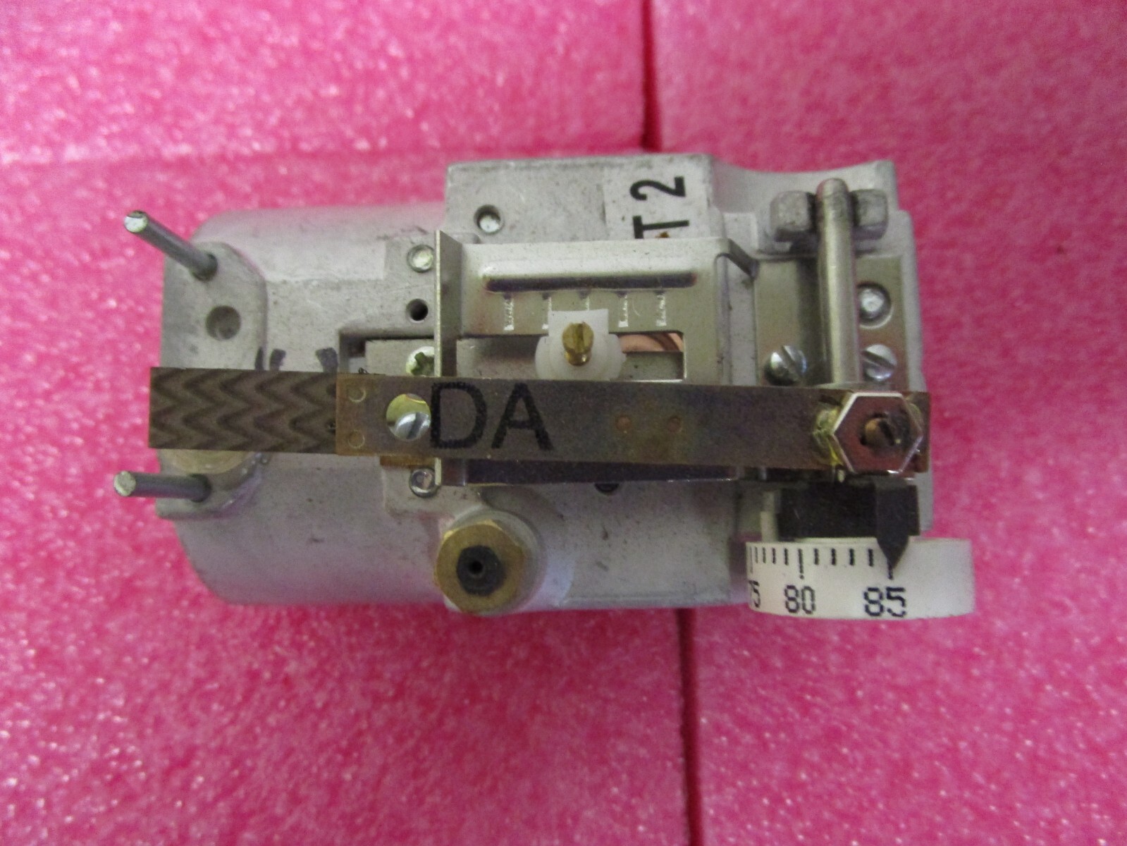 Johnson Controls T-4002-201 Thermostat