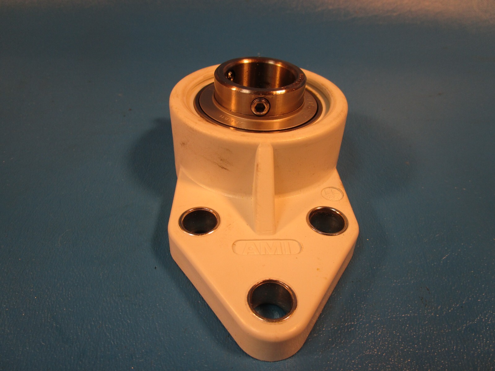 AMI MUCFBL205-16W Flange-Mount Ball Bearing Unit – 3-Bolt Bracket, 1 in Bore