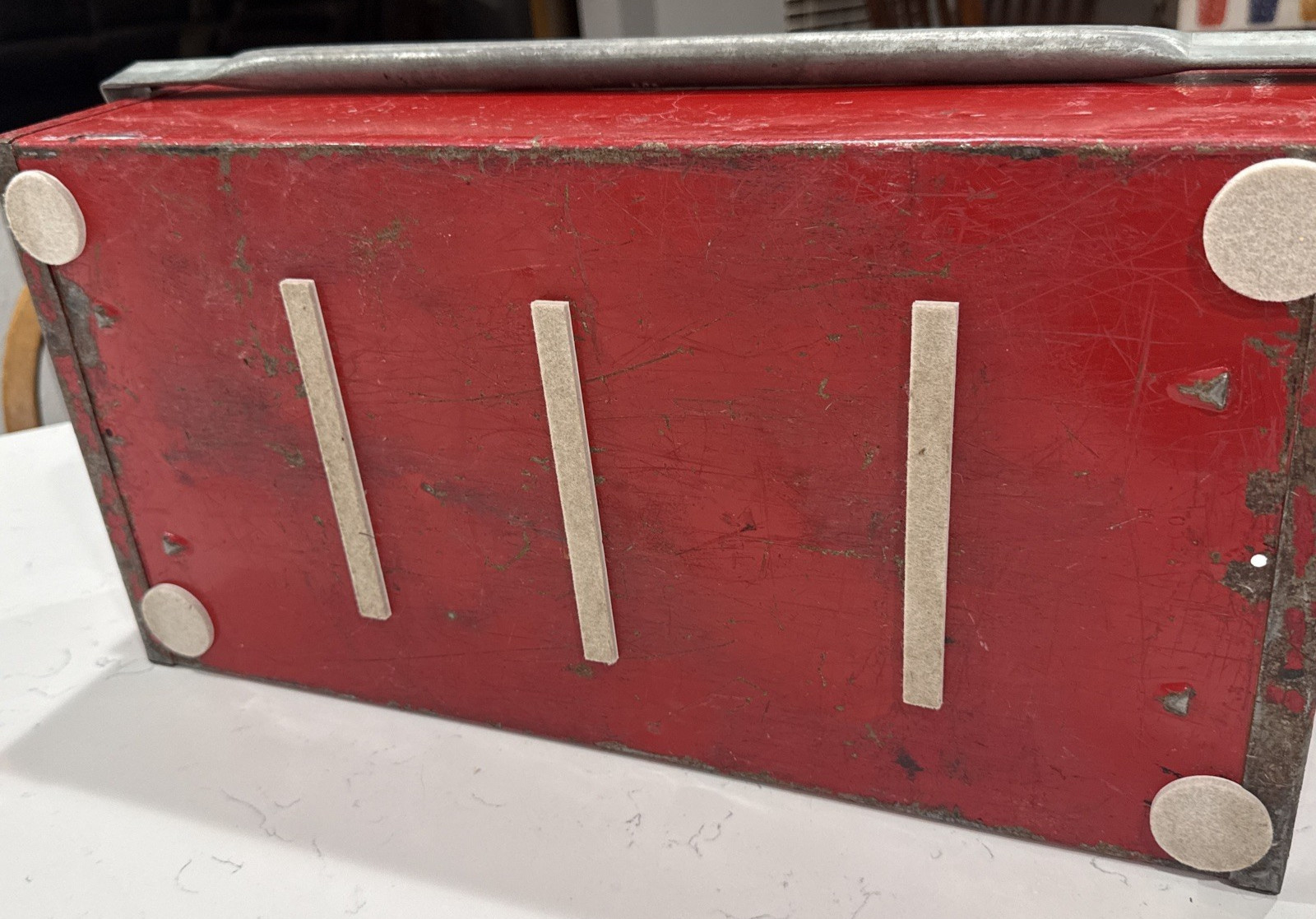 Vintage Red Steel Oil Can Holder/Fitting Tote 20″ x 10″ x 5″ w/8 Dividers Decor