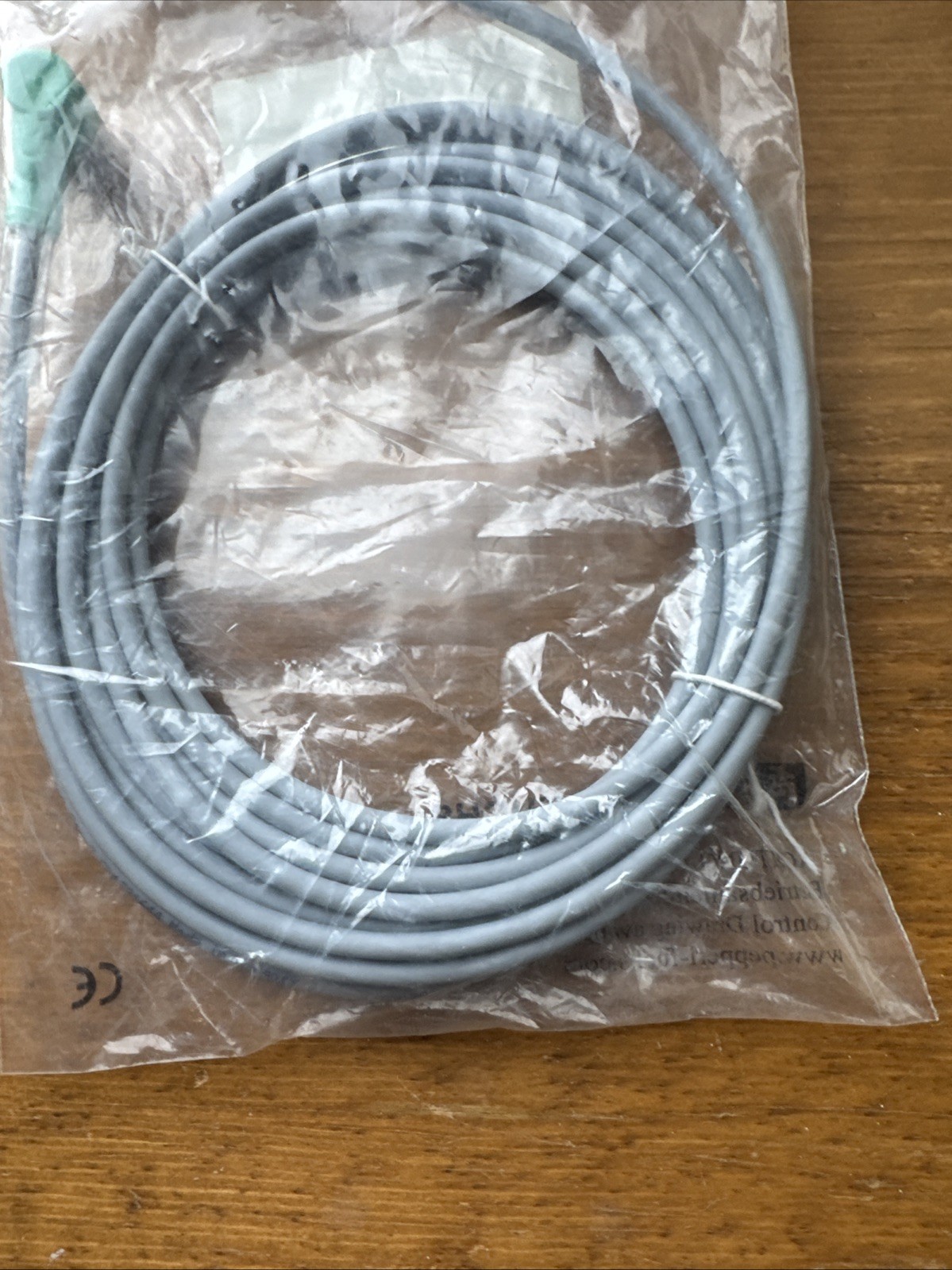 Pepperl+Fuchs Cable 033808 V1-W-5M-PUR FAST FREE SHIP NOS