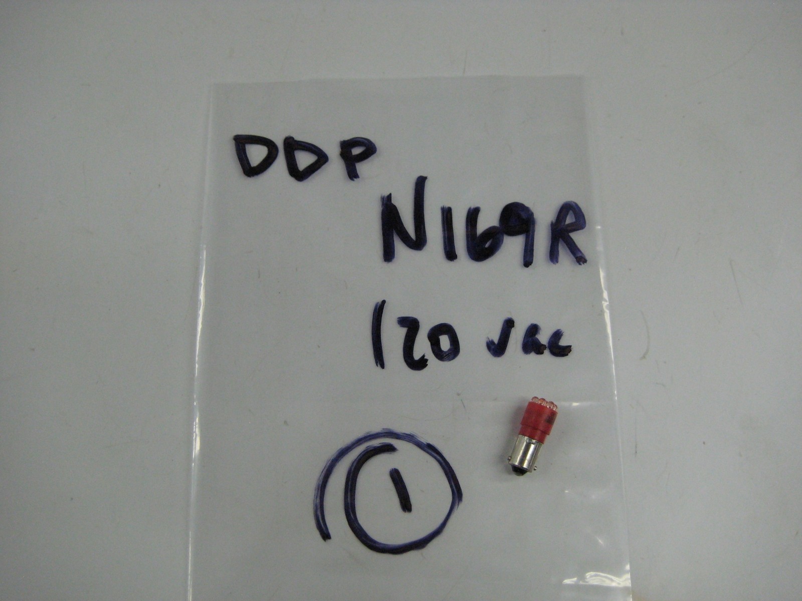 ALLEN BRADLEY N169R -DDP INDICATOR LIGHT BULB RED NSNP