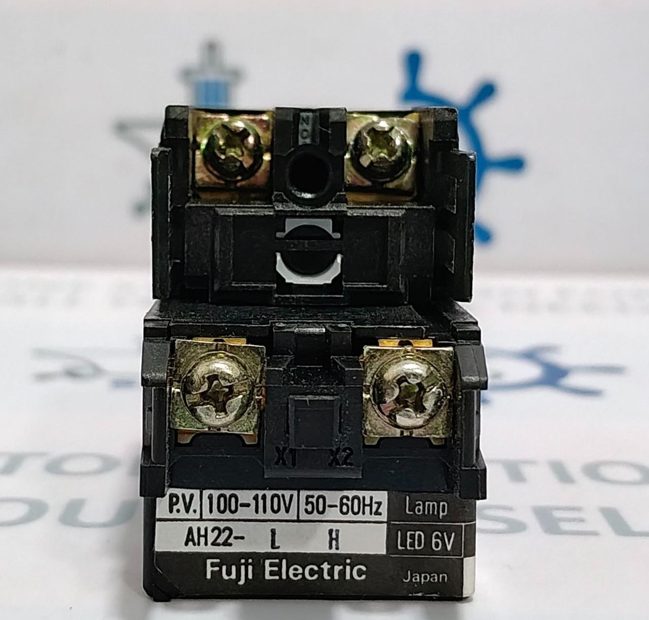Fuji Electric AH22-GL1 Push Button Command Switch 100-110V 50-60Hz