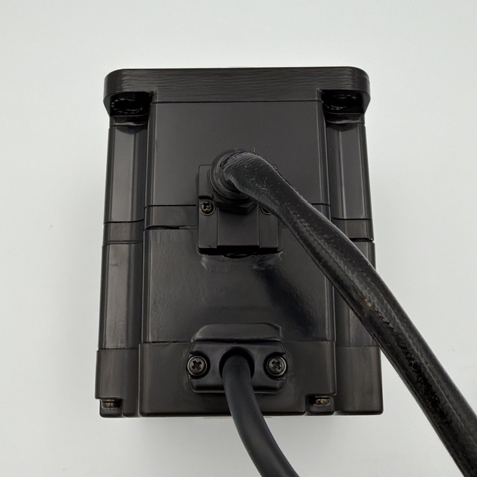 YASKAWA SGMPH-02A1A-YR32 SERVO MOTOR