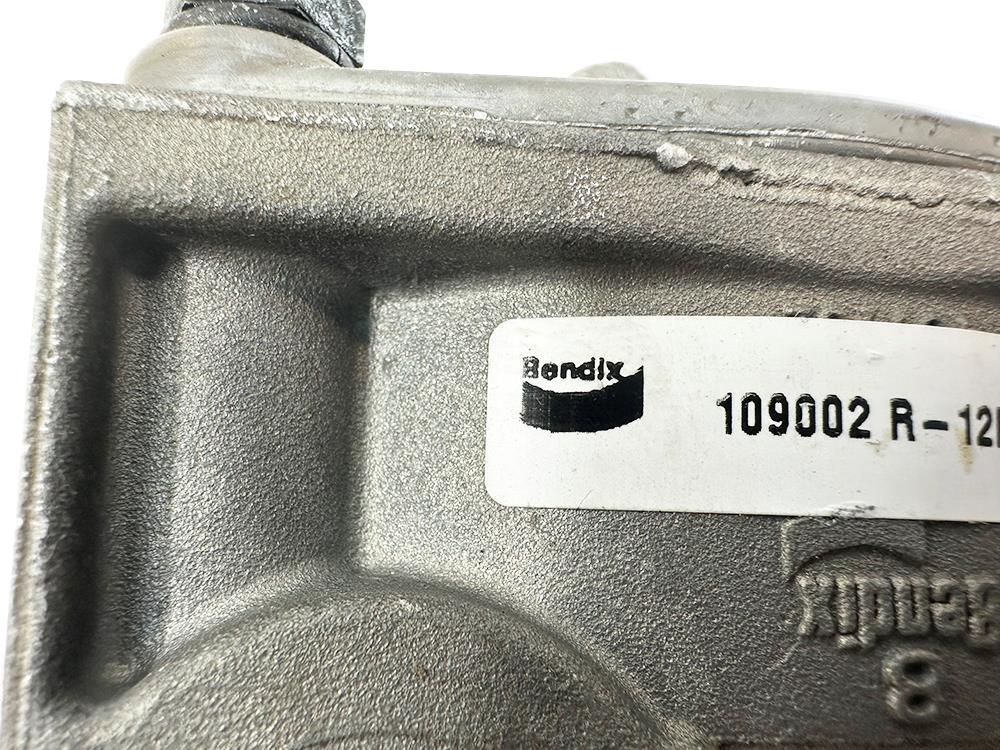 Bendix R-12P Pilot Relay Valve 109002 NEW FREE FAST SHIP