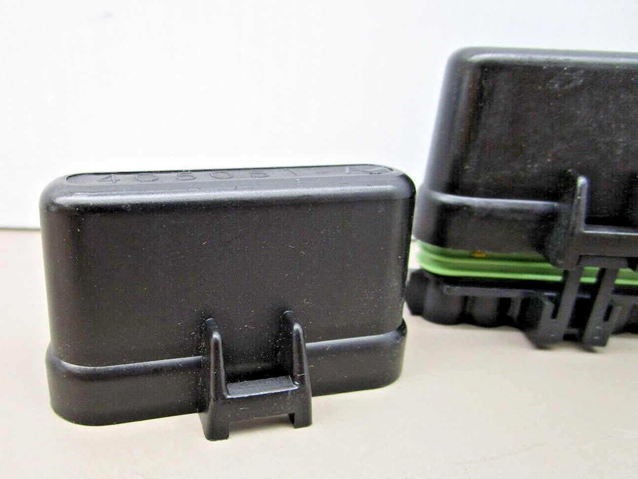 x2 Delphi Metri-Pack 280 Black 6 Way Sealed Female Connector with Cap 405051