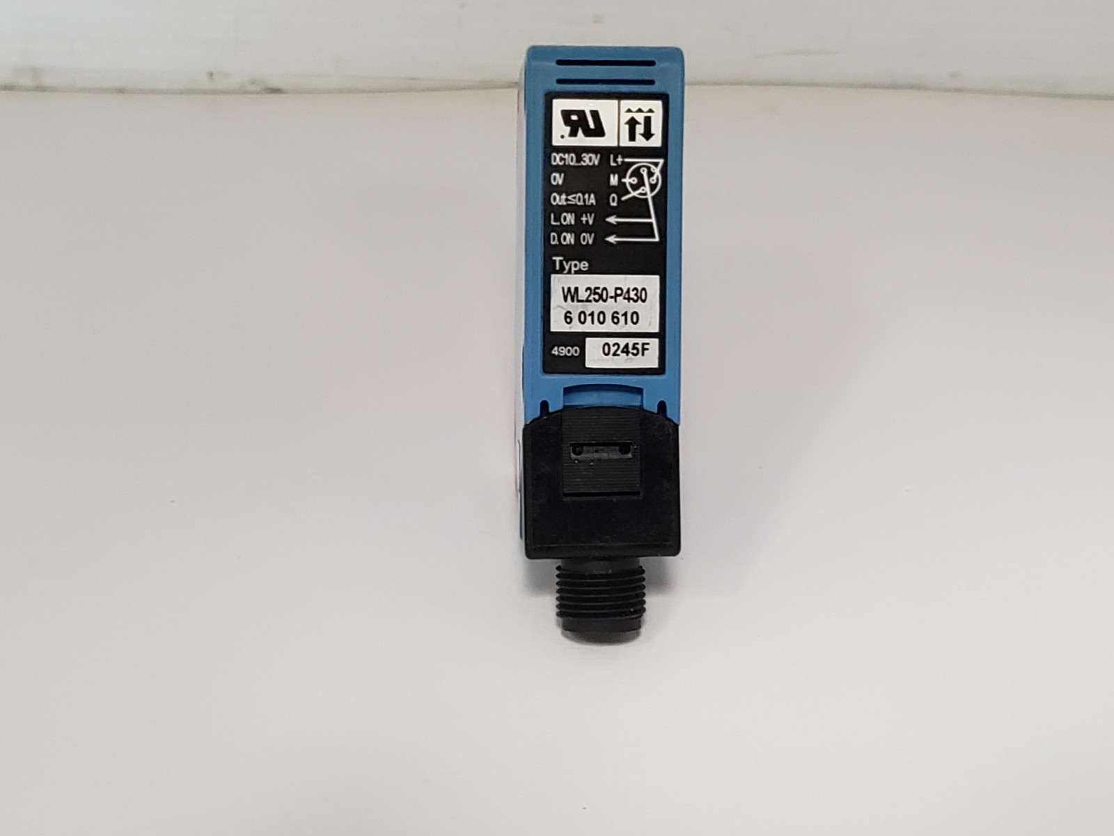 SICK WL250-P430 PHOTOELECTRIC SENSOR RETRO-REFLECTIVE 10-30 VDC PNP 4 PIN