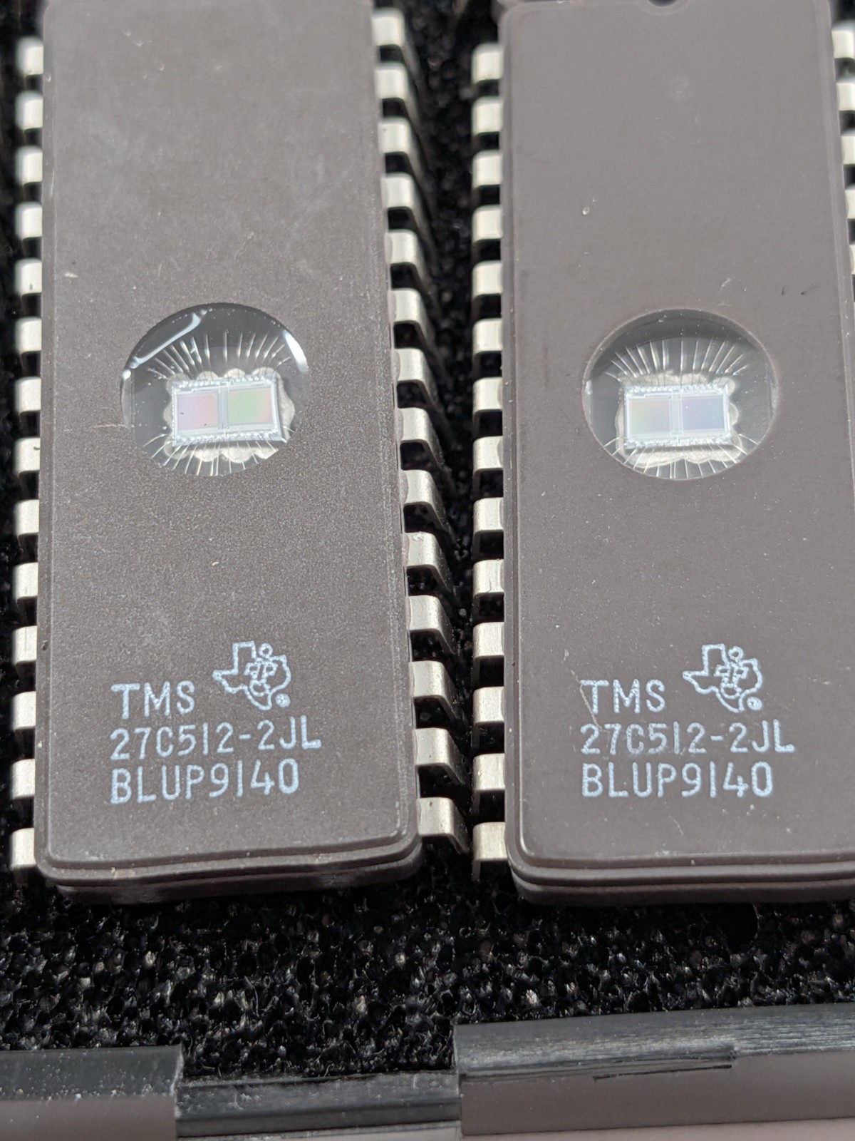 IC Lot. 24 Pcs TI 27C512 28 Pin Ceramic UV EPROM IC + 5 TSCC51 uControllers