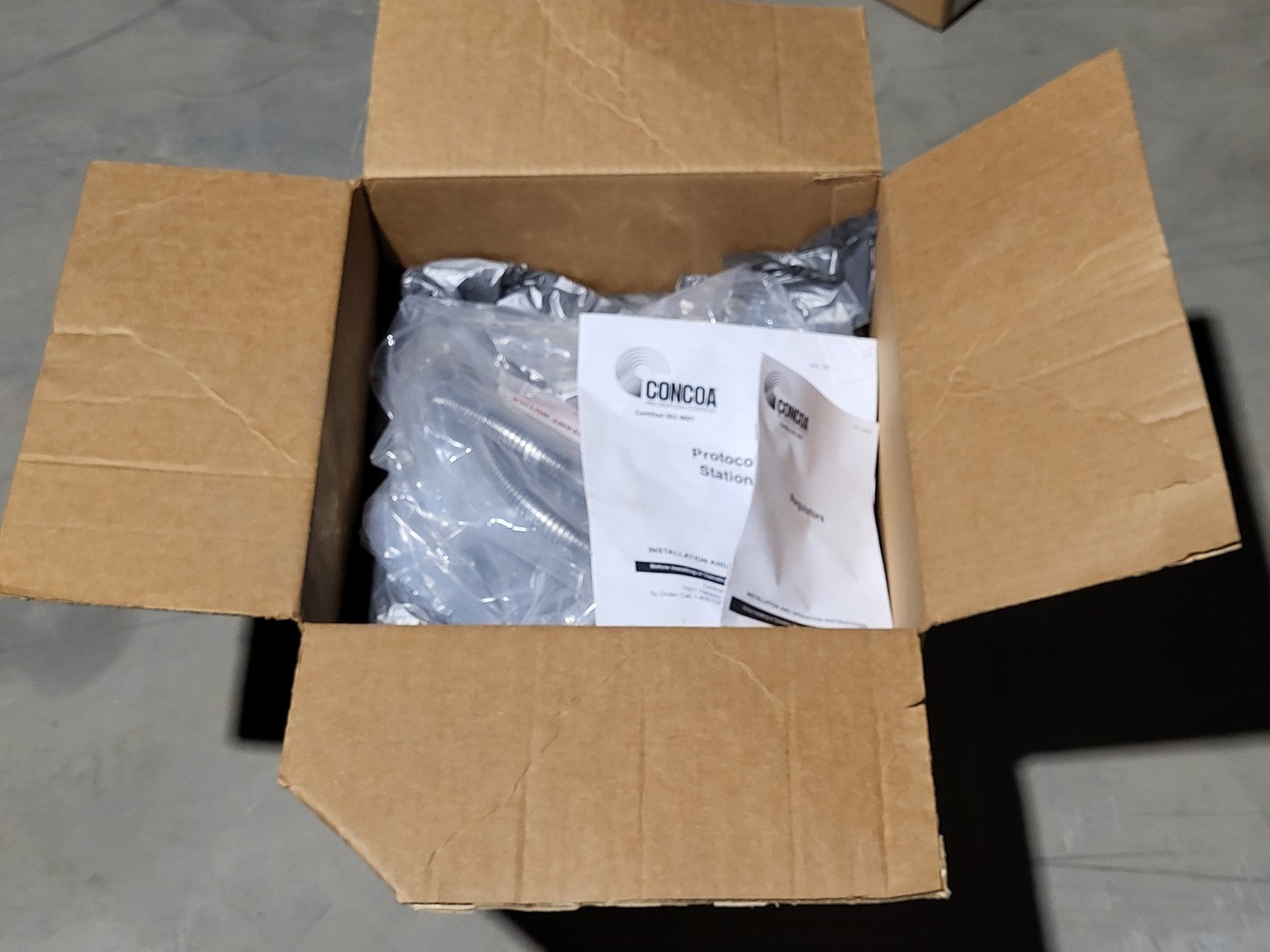 SURPLUS NEW CONCOA 4323301-24-580M 432 Dual Stage Regulator Stainless Steel
