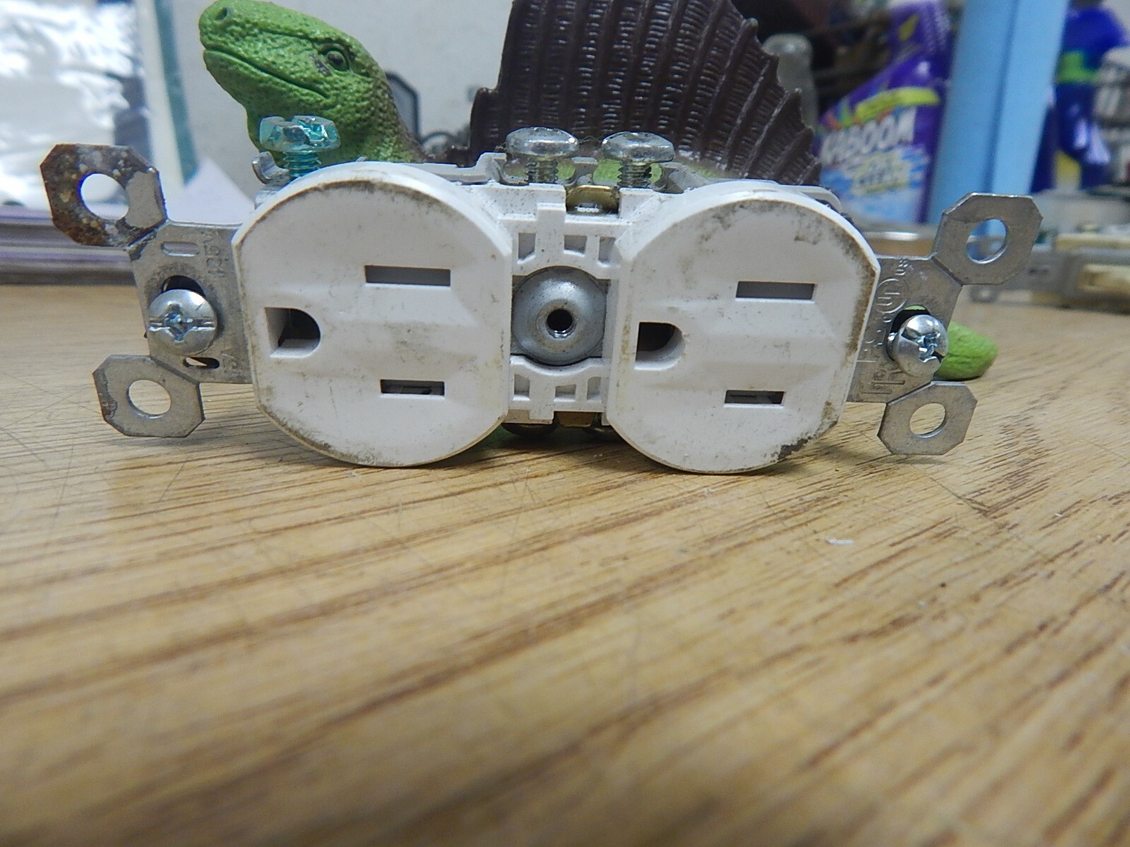 Pass & Seymour Duplex Receptacle Outlet 3232TRWCC14 Lot of 4 *FREE SHIPPING*