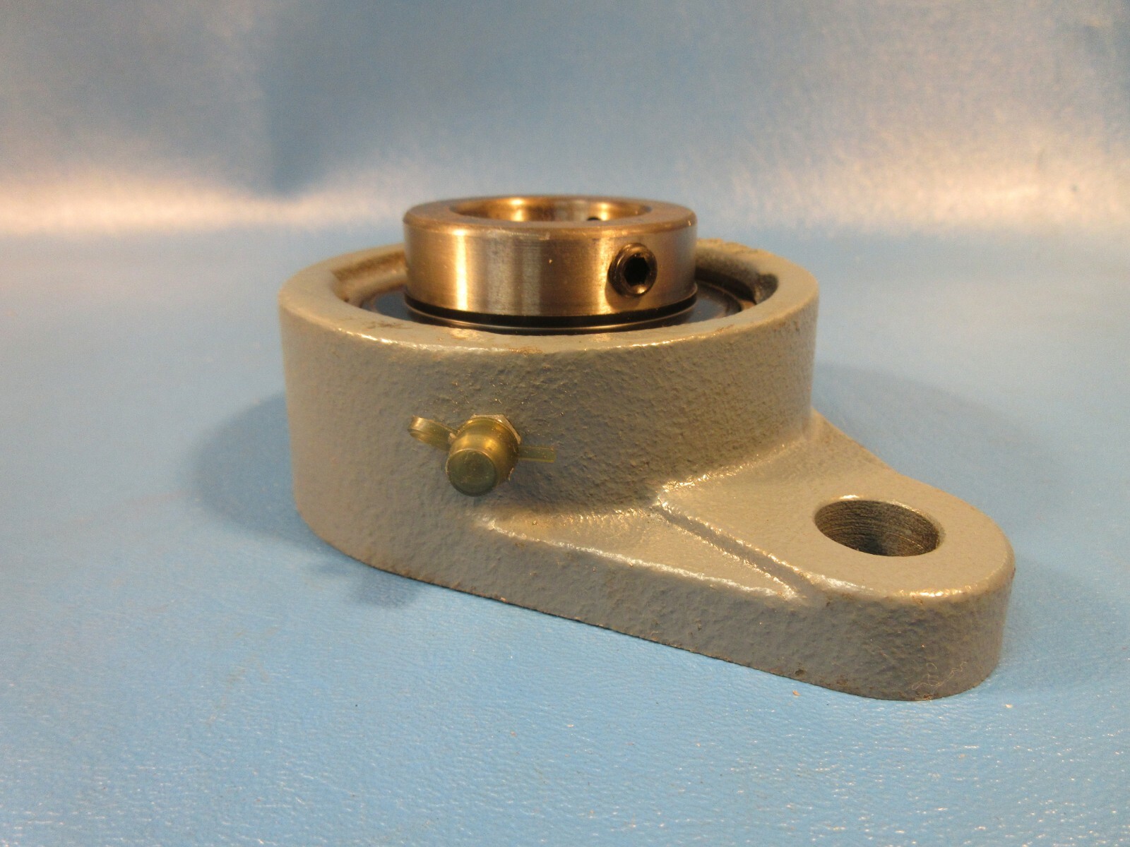 IDC, UCFL 207-20, 1 1/4″ Bore, 2 Bolt Flange Mount Bearing, Set Screw Locking