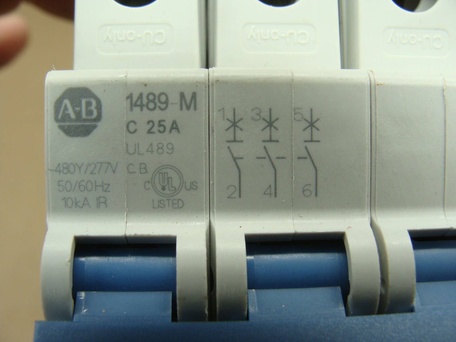 ALLEN BRADLEY 3P CIRCUIT BREAKER 1489-M3C250 SER D 25A 480Y/277V