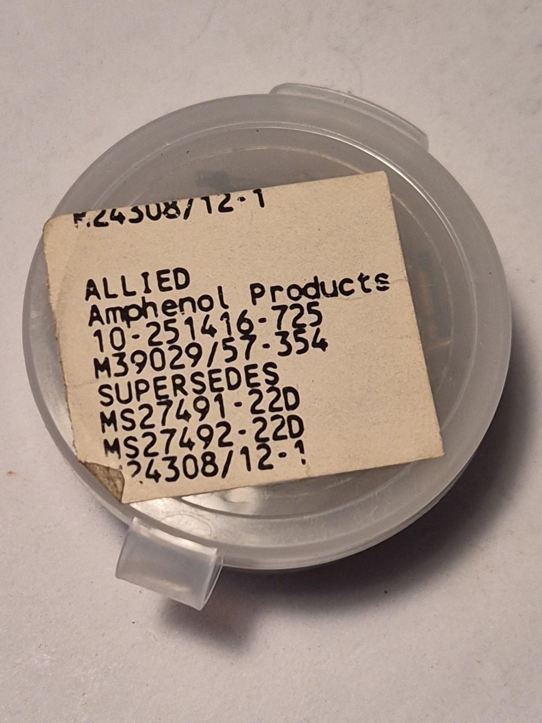 165 EA Bendix Electrical Contacts PN M39029/57-354 & 13 EA Sealing Plugs NOS.