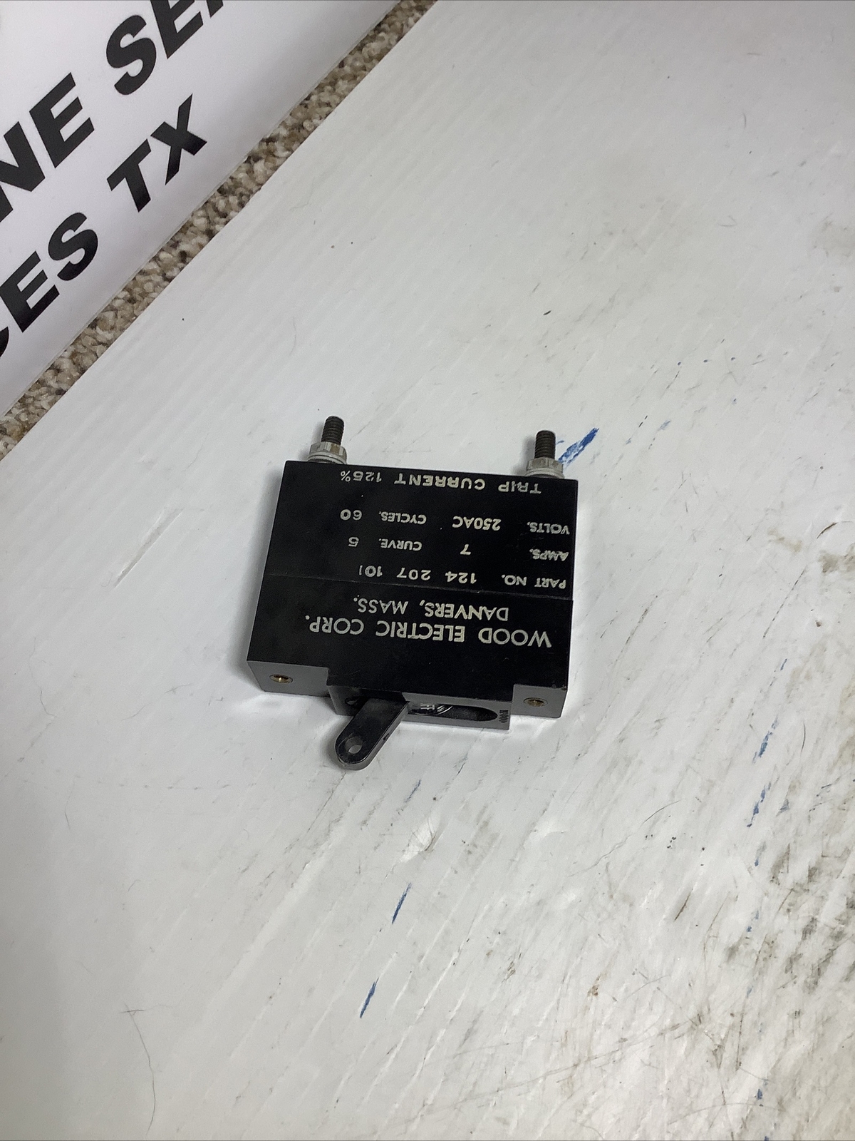 Wood Electric Circuit Breaker Switch 7 Amps 124-207-10