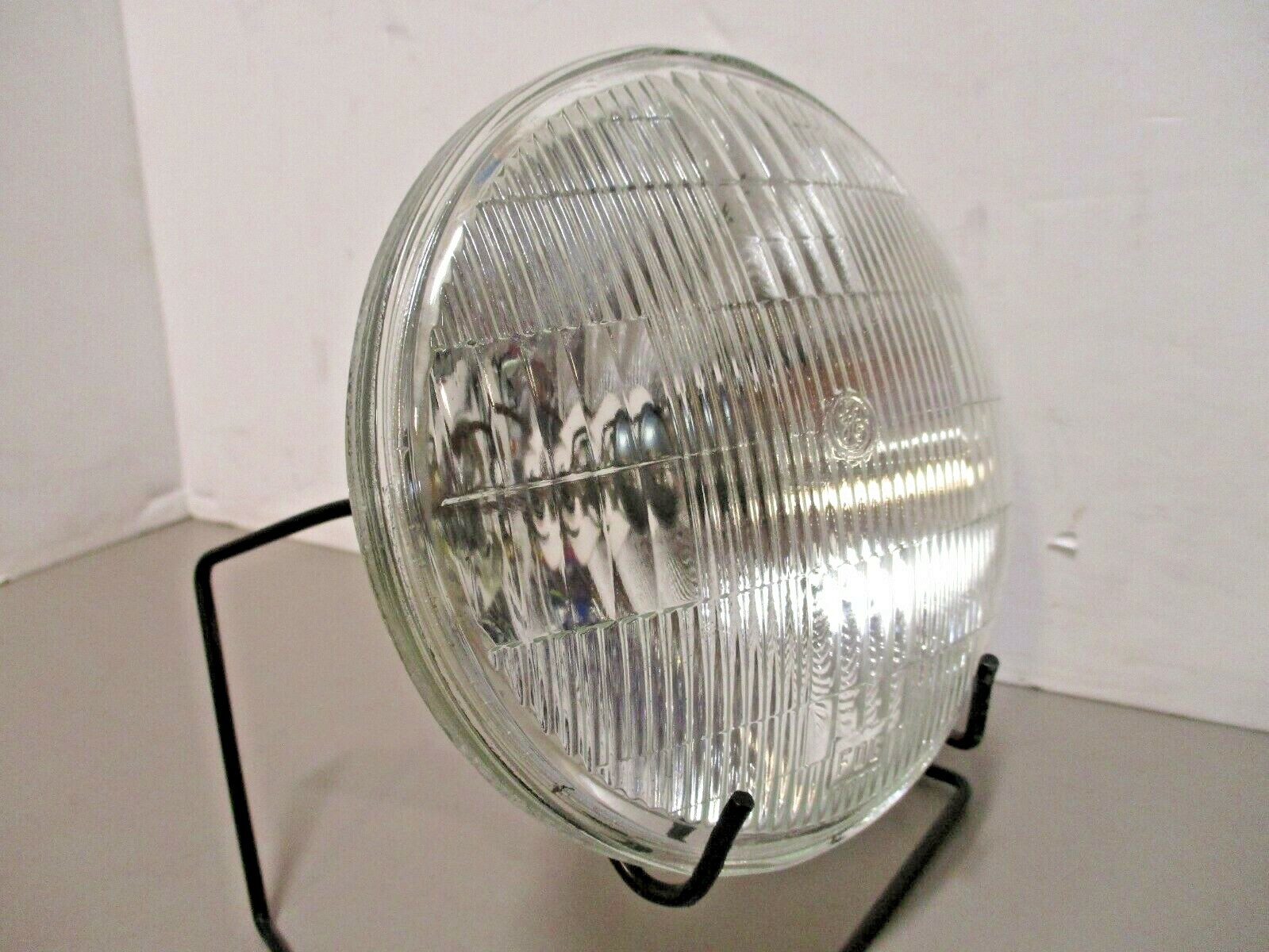 GE 4412 FOG 12V SAE F PAR46 5-1/4″ Round Sealed Beam