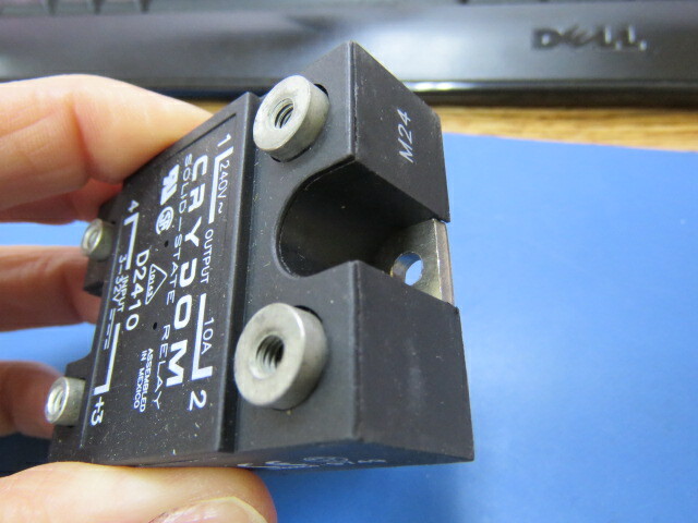 CRYDOM D2410 Qty of 1 per Lot Solid State SPST-NO (1 Form A) Hockey Puck