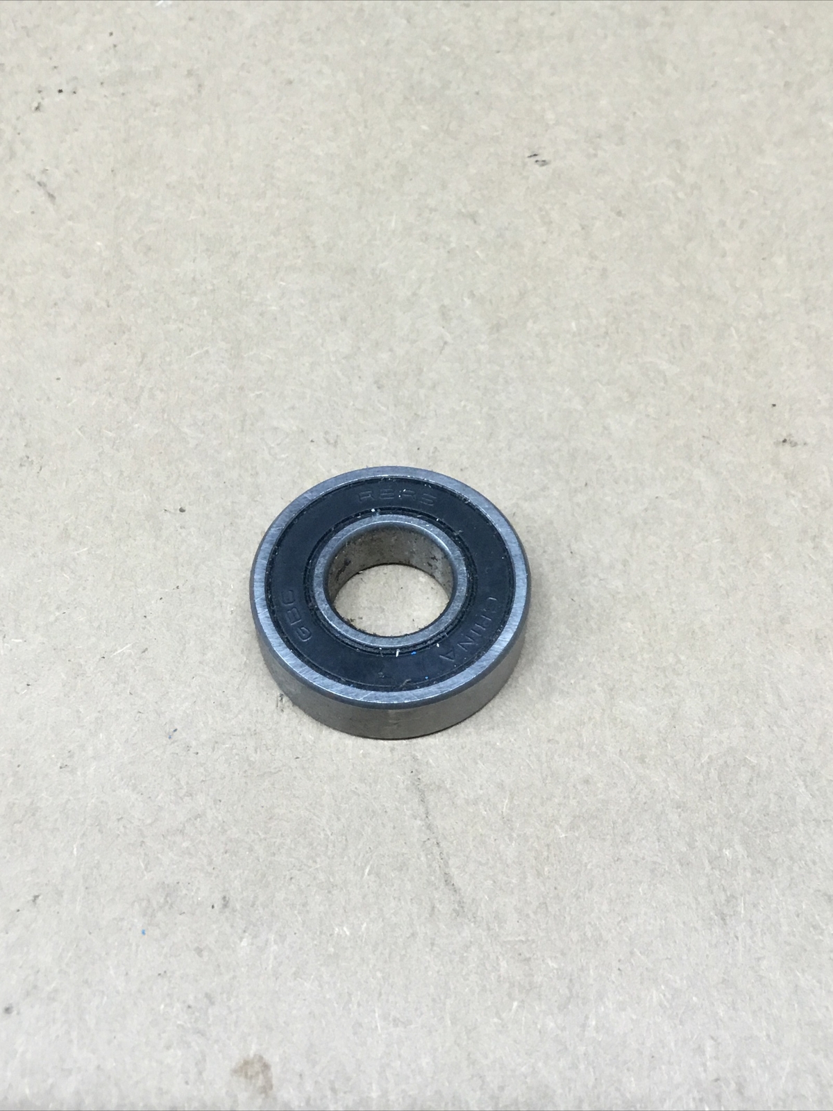 NEW General Bearing Corporation Z99R8 Shielded Roller Ball Bearing #712K104