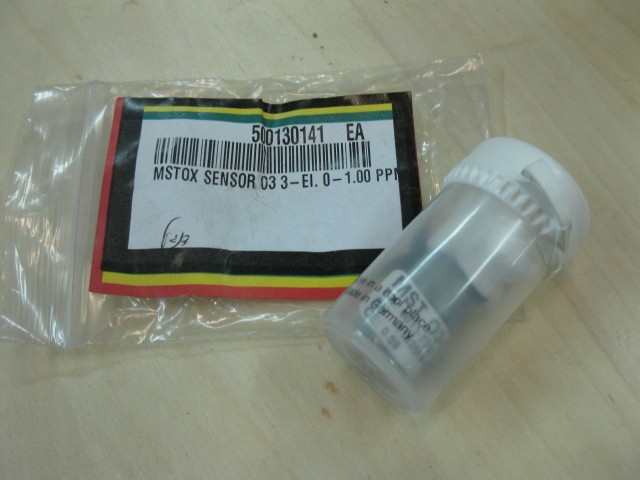 AMAT 9011-7100 MSTOX SENSOR O3 3-EI.0-1.00
