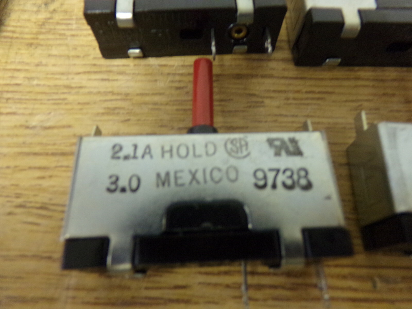 NEW LIttelfuse 815003 Circuit Breakers 2.1A 3A 813/Series, Lot of 5