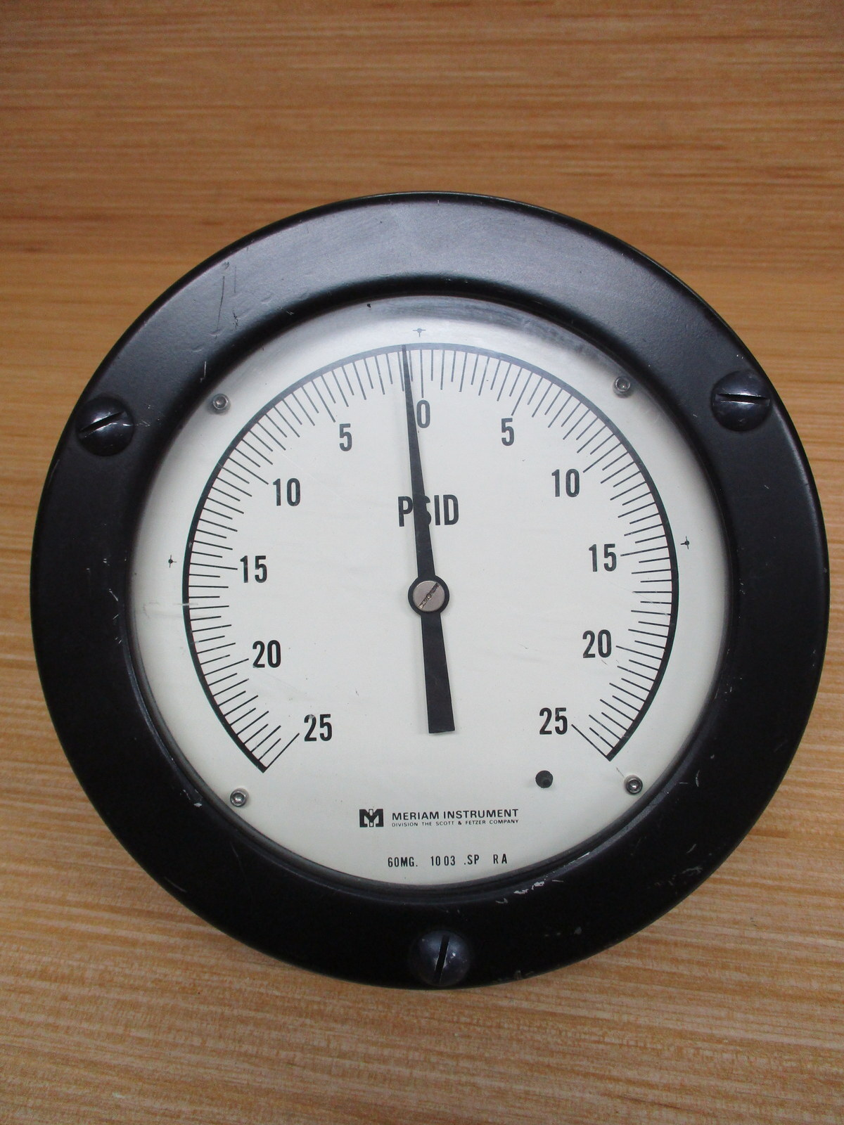 Meriam Instrument 1126 25-0-25 PSID Differential Pressure Gauge