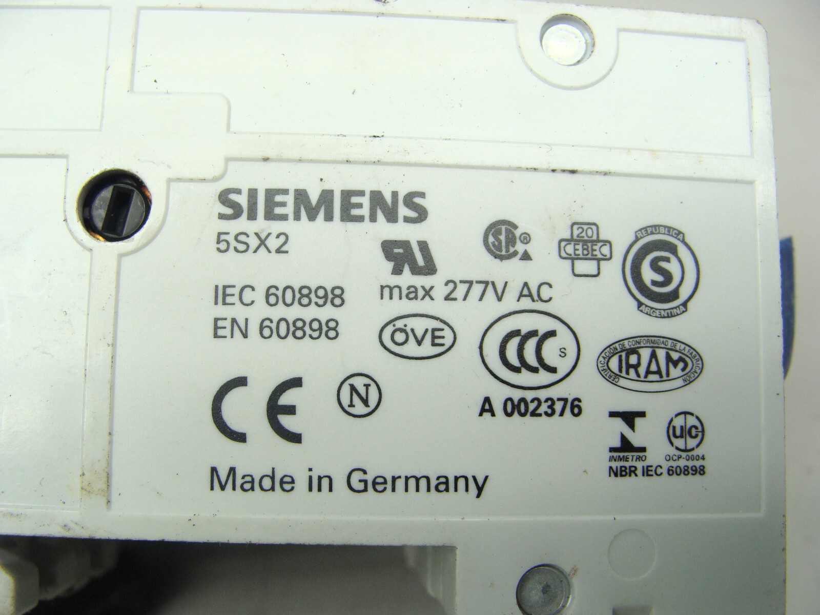 BANK OF 3 SIEMENS CIRCUIT BREAKERS 5SX21 B10 230/400V 10A