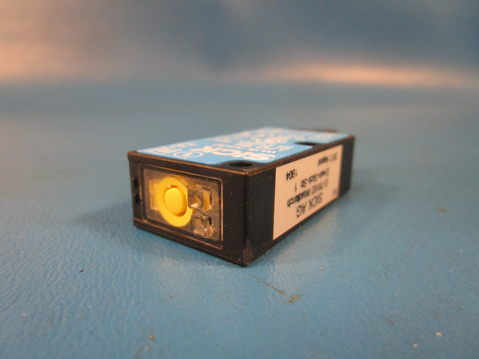 Sick WL9L-N430 Photoelectric Sensor, PHOTOELECTRIC SENSOR, REFLEX, NPN, POLARIZE