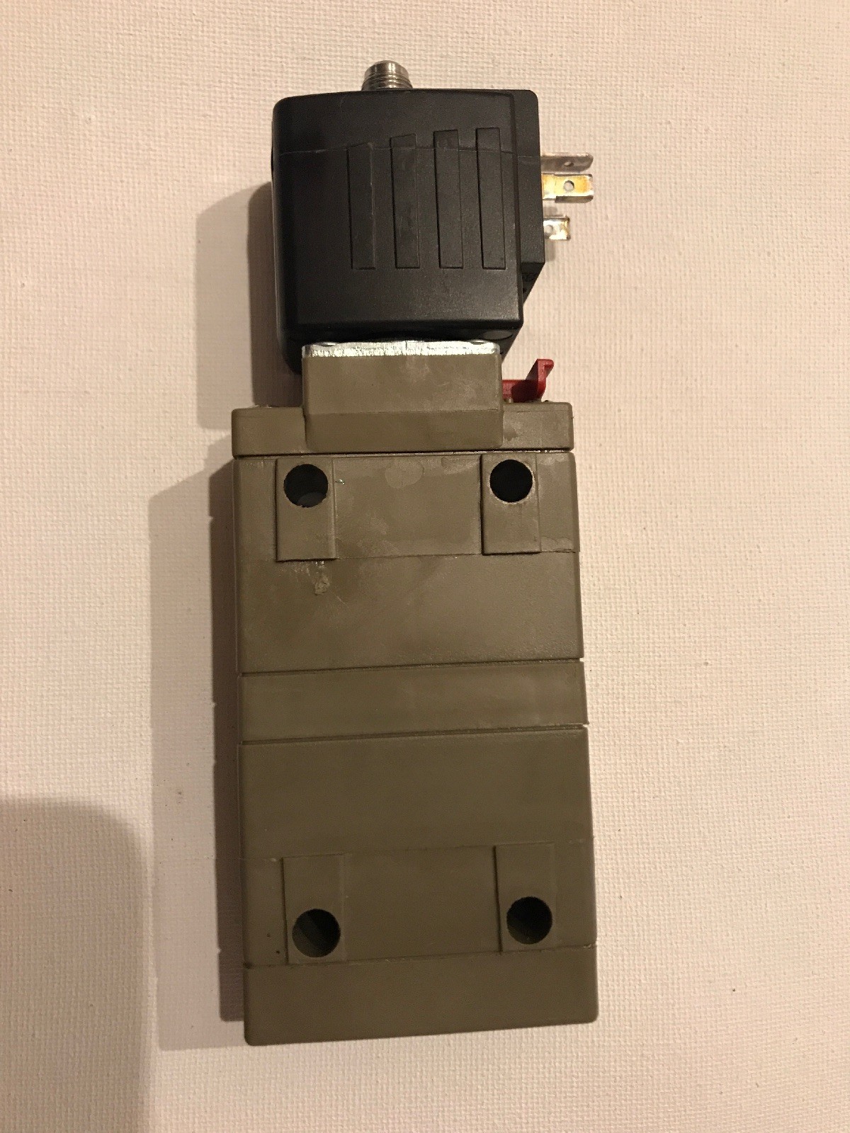 New 1pc BURKERT 5413 G 6.0 NBR PA NPT 1/4 PN1-10bar 24V DC 2W 00562239