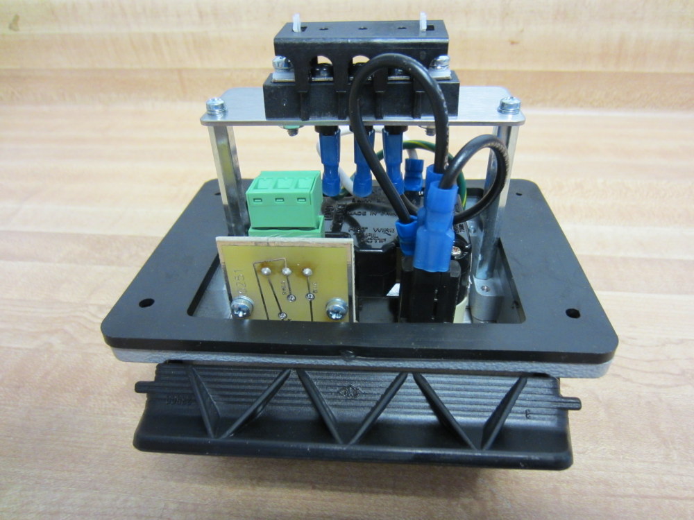 Mencom DHGF-8M-R-32 Panel Interface Connector