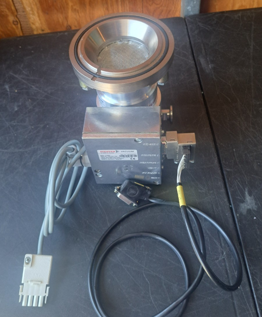 PFEIFFER VACUUM TMH 071P, 3P PM P02 800 G TURBO w/TC600 Controller PM C01 720