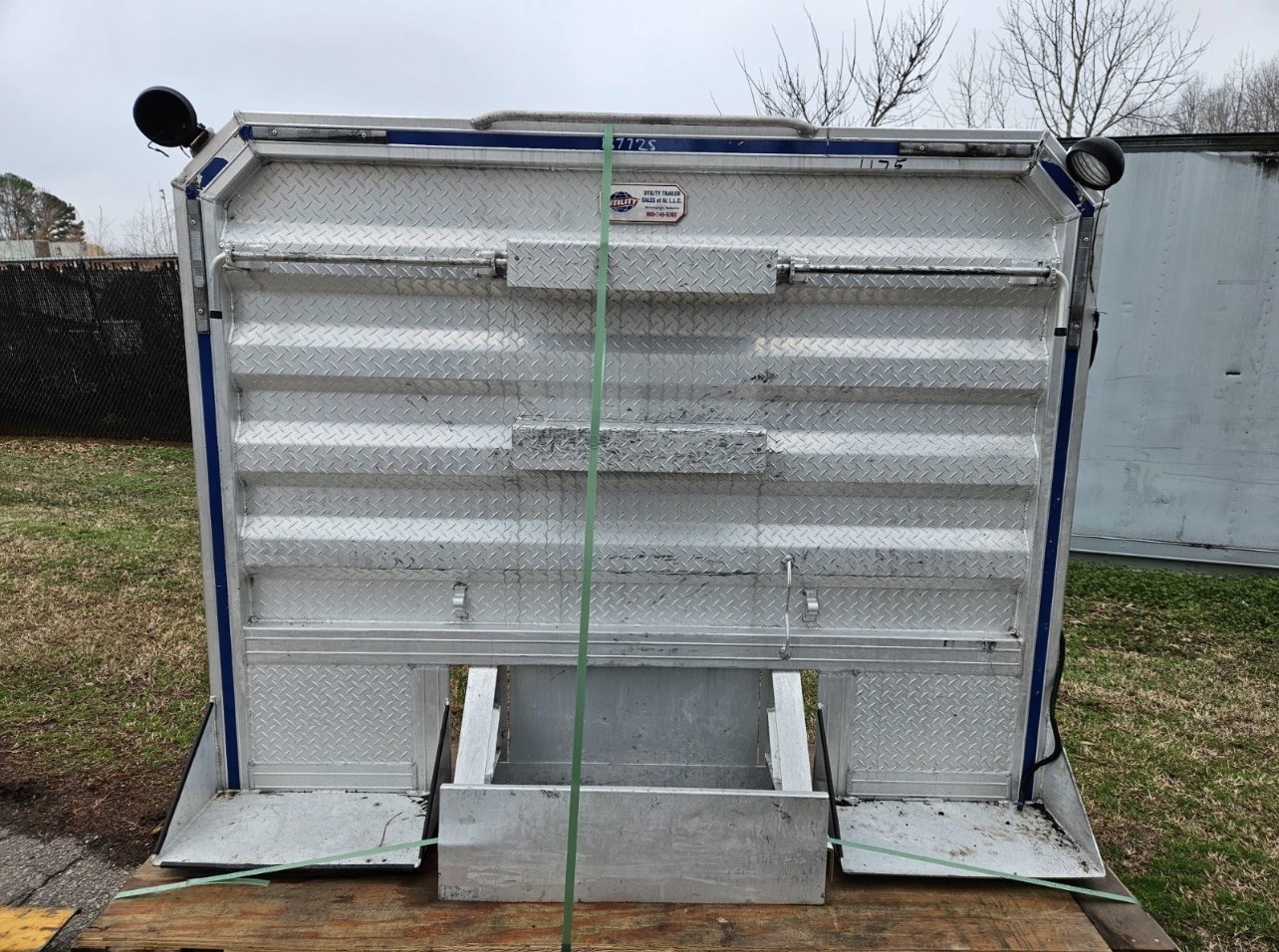 Sturdy-Lite Aluminum Semi-Truck Cab Headache Rack 6886 MDTS/DS