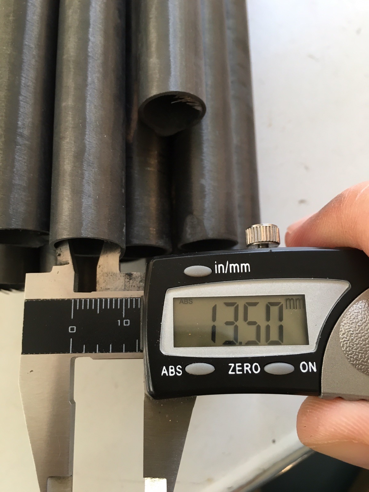 Carbon Fiber Tube Made in USA. .6″ / 15.3mm OD .536″ / 13.5mm ID X 21″