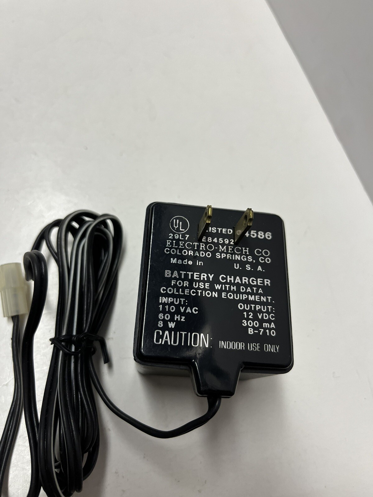 Electro-Mech Co Battery Charger 29L7 4586 E84592 12vdc 300mA B-710